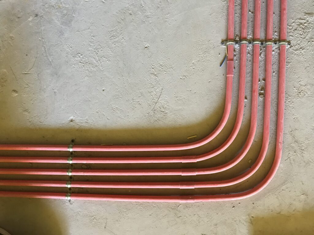 昆明河畔俊園水電改造施工現場