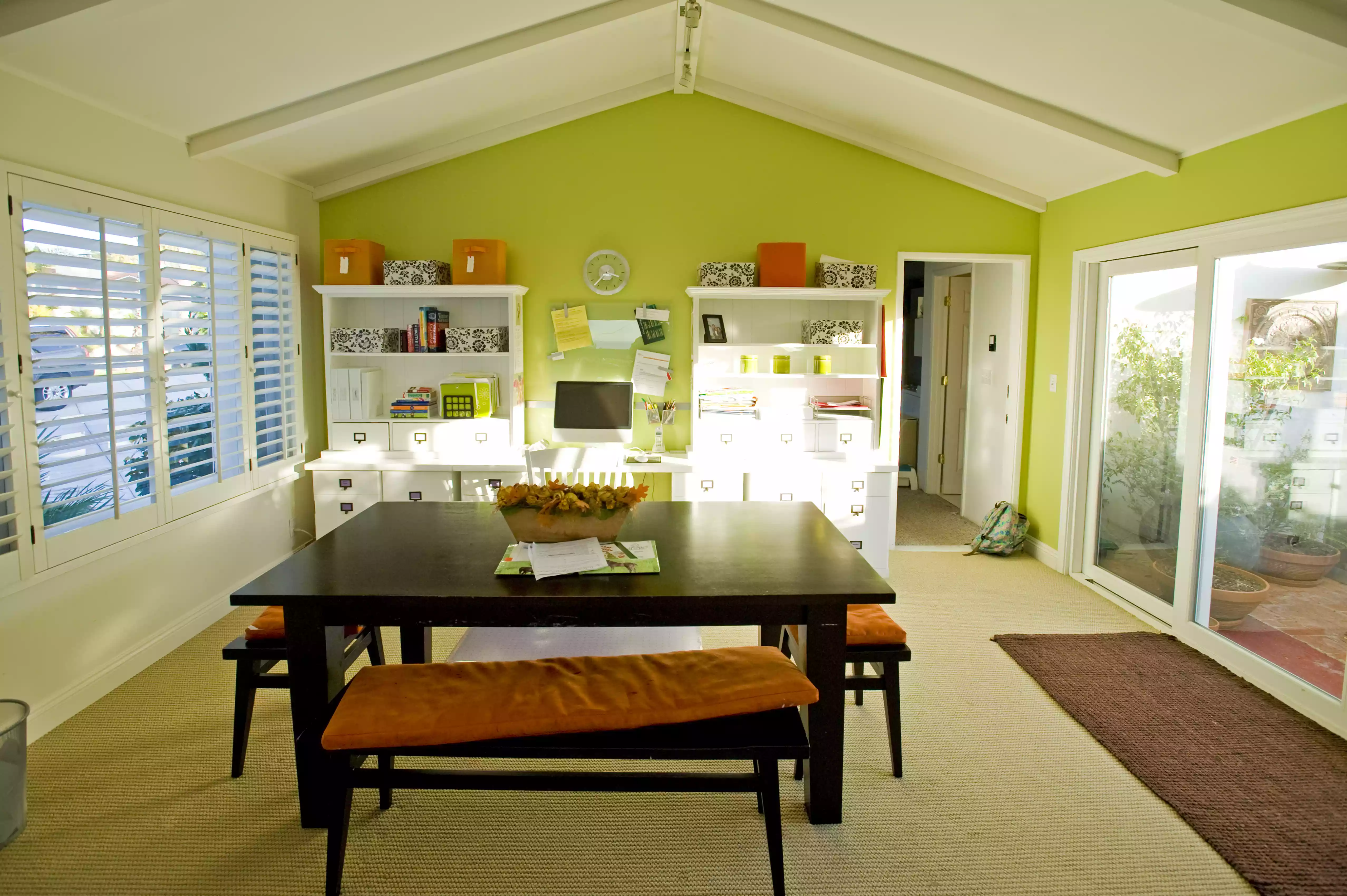 餐廳/辦公空間的綠墻